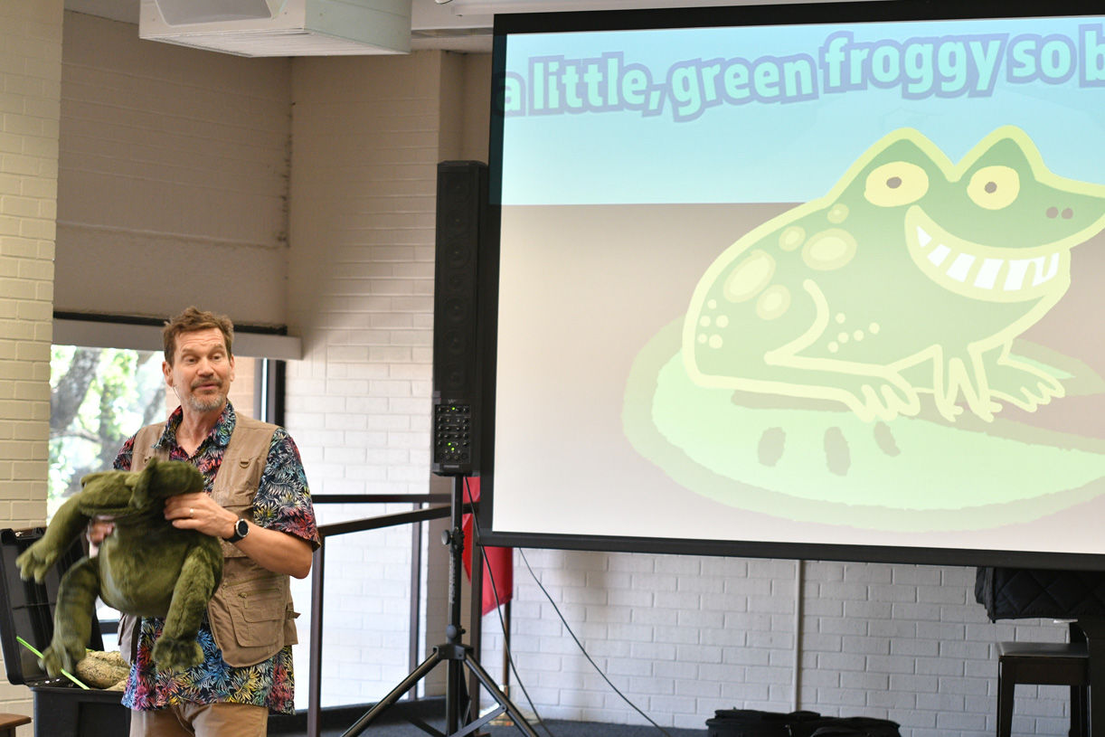 Singing zoologist Lucas Miller visits Bryan library